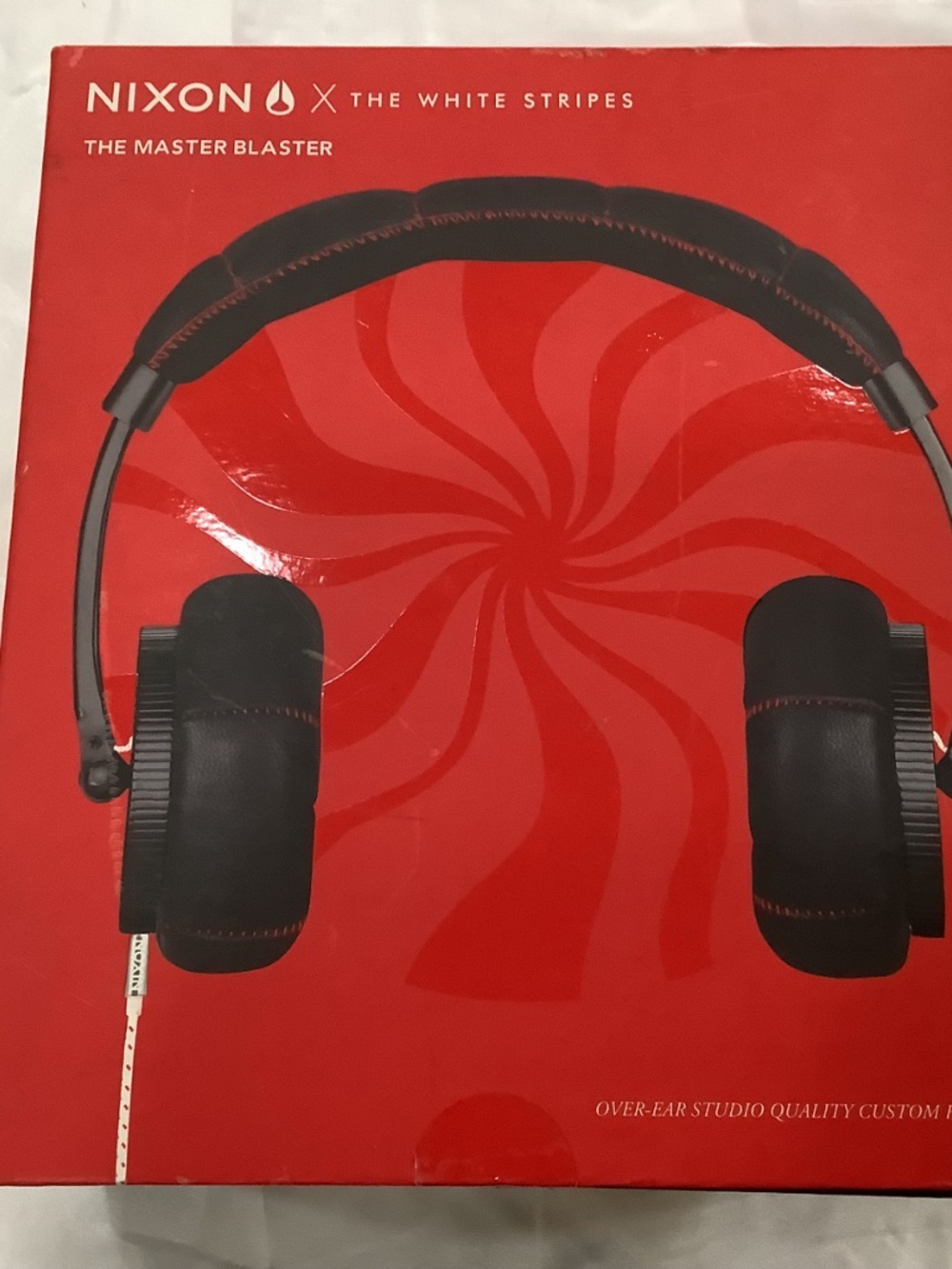 Nixon Limited Edition The White Stripes “Candy Cane Children” Headphones - Picture 6 of 6